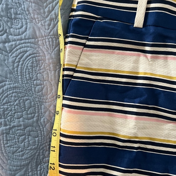 Loft Striped Riviera Shorts Size 0 EUC - Picture 3 of 4